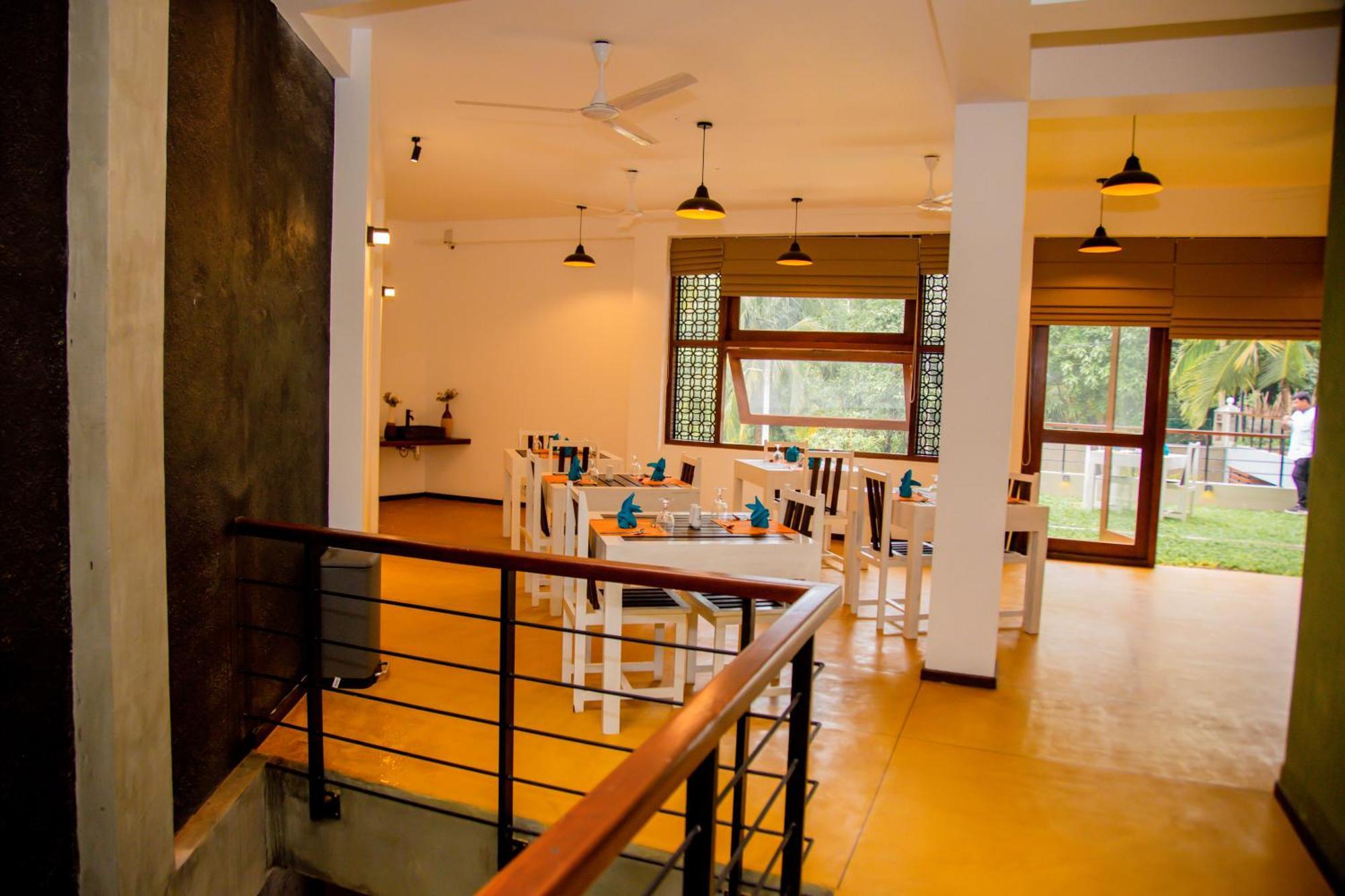 Hiriketiya Beach Hostels Диквела Екстериор снимка