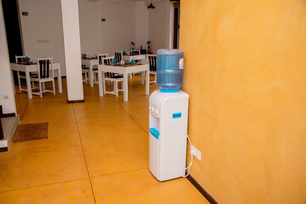 Hiriketiya Beach Hostels Диквела Екстериор снимка